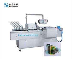 Skustuvo ašmenų kartonavimo mašina